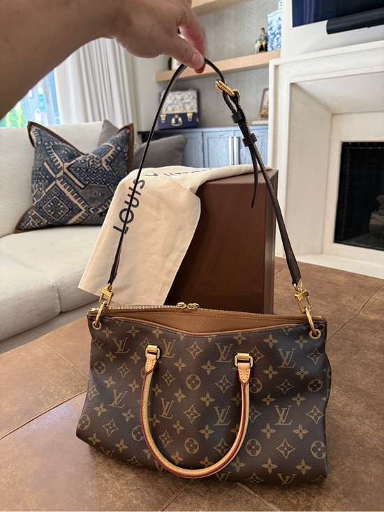 Handbags - Authentic Louis Vuitton Monogram Pallas Shoulder Bag with strap